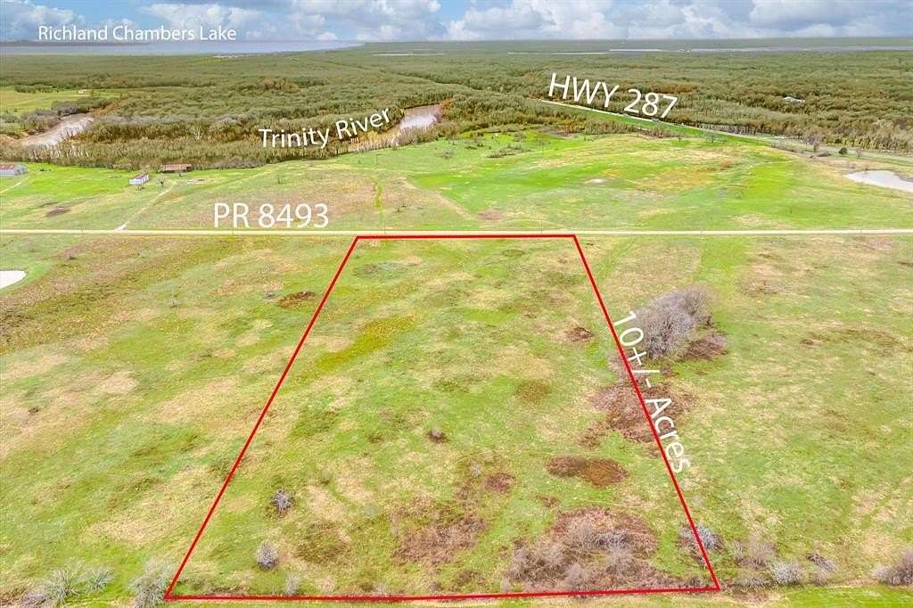 10 Acres of Land for Sale in Cayuga, Texas