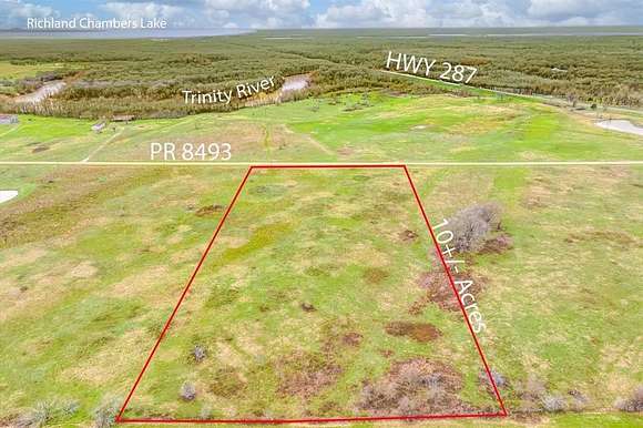 10 Acres of Land for Sale in Cayuga, Texas