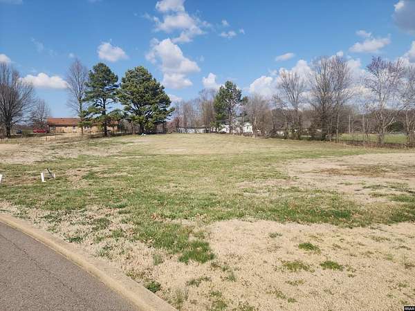 0.86 Acres of Residential Land for Sale in Martin, Tennessee
