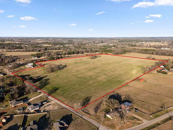 42 Acres of Agricultural Land for Sale in Lindale, Texas