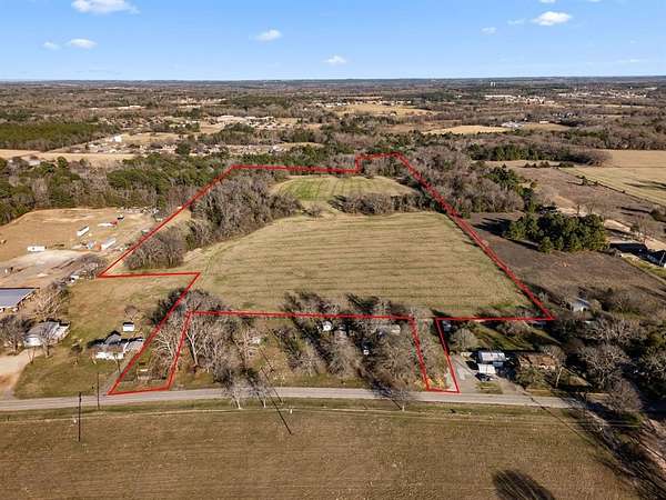 27.7 Acres of Recreational & Residential Land for Sale in Lindale, Texas
