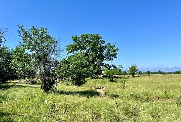 200 Acres of Land for Sale in Talco, Texas