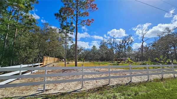 1 Acre of Residential Land for Sale in Weeki Wachee, Florida