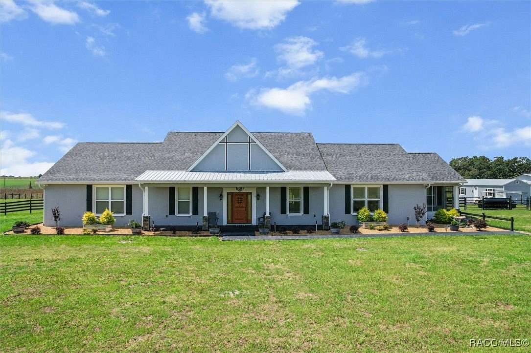 10 Acres of Land with Home for Sale in Morriston, Florida