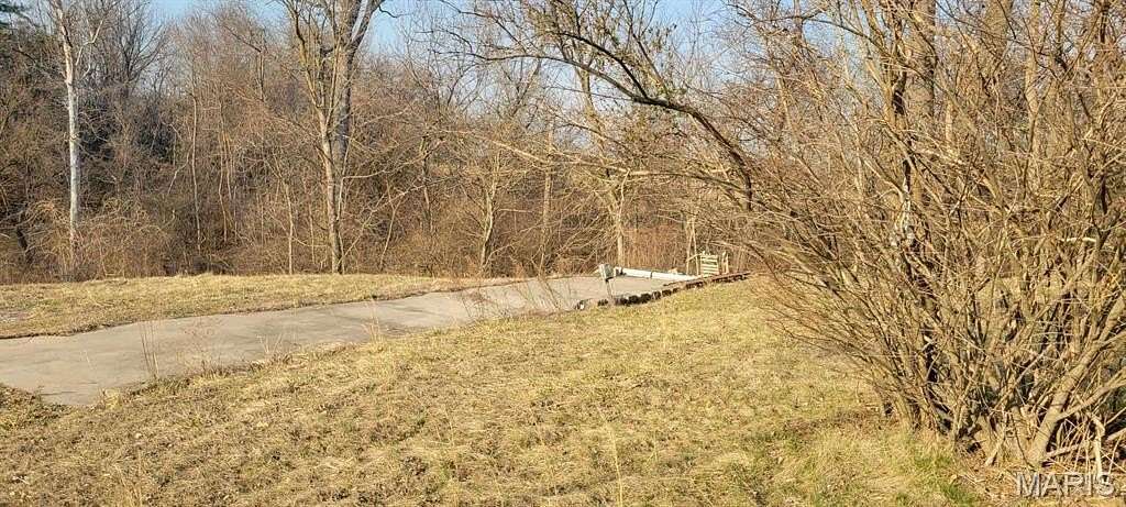 1 Acre of Mixed-Use Land for Sale in Alton, Illinois