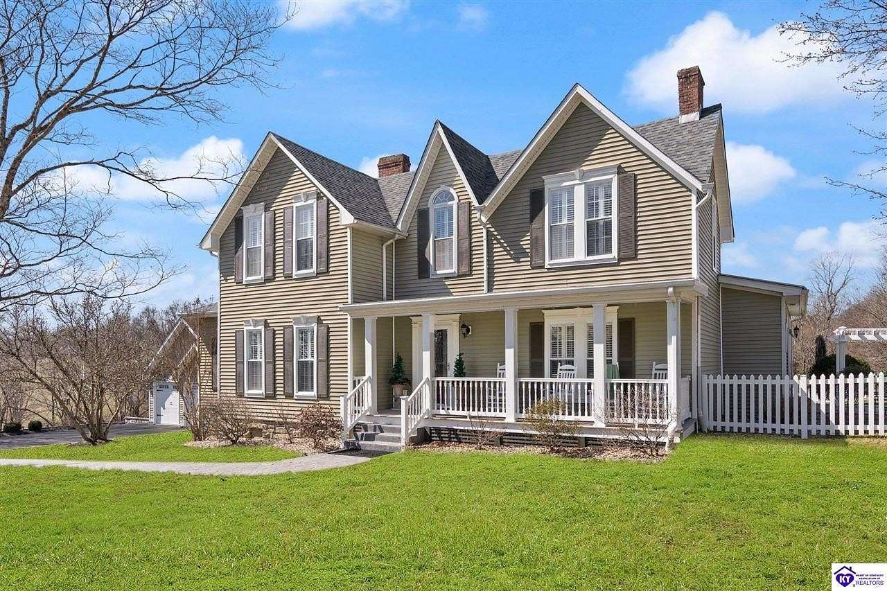 4 Acres of Residential Land with Home for Sale in Greensburg, Kentucky