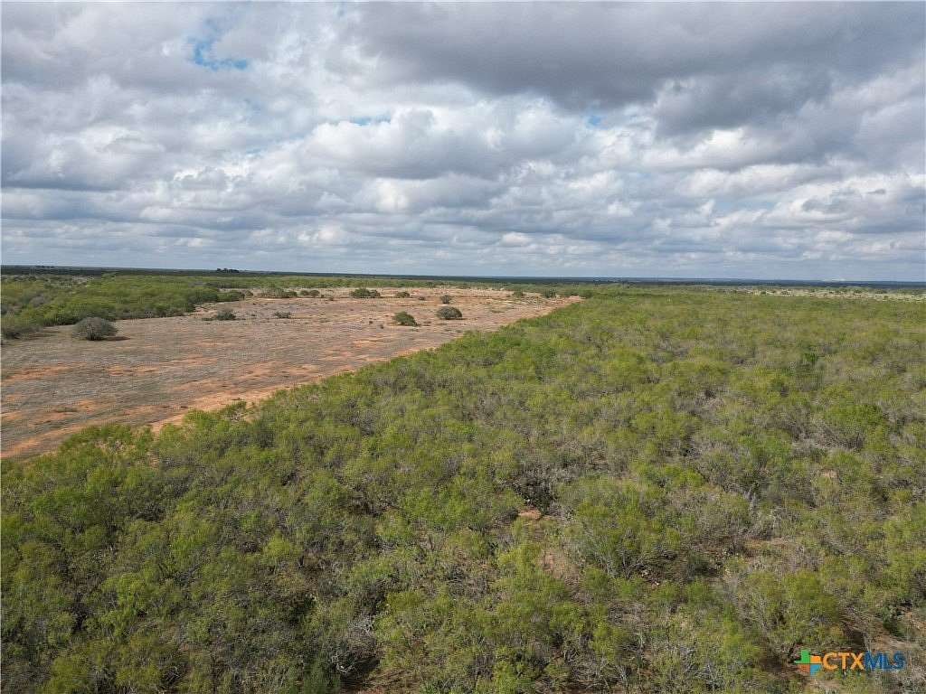 120 Acres of Land for Sale in Charlotte, Texas