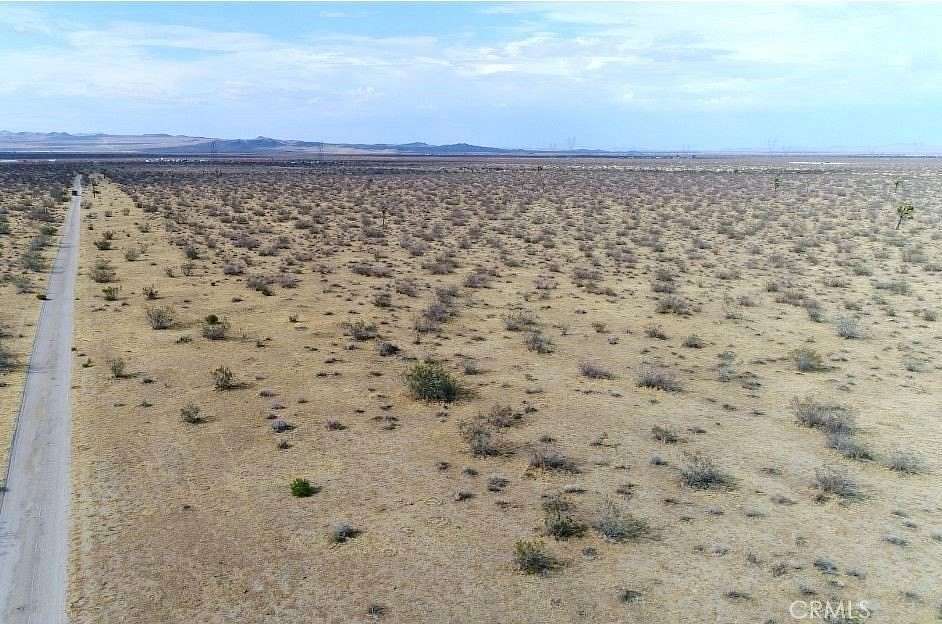 19.6 Acres of Land for Sale in Phelan, California