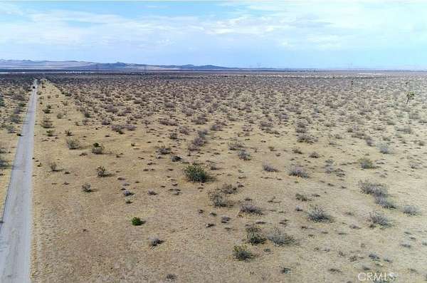 19.6 Acres of Land for Sale in Phelan, California