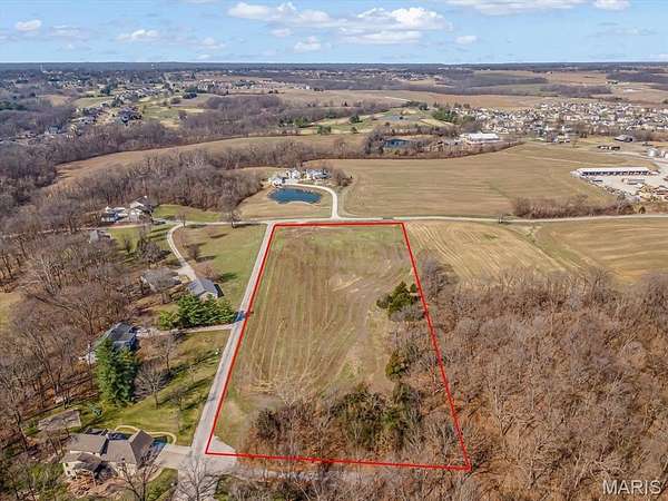 5 Acres of Residential Land for Sale in Waterloo, Illinois