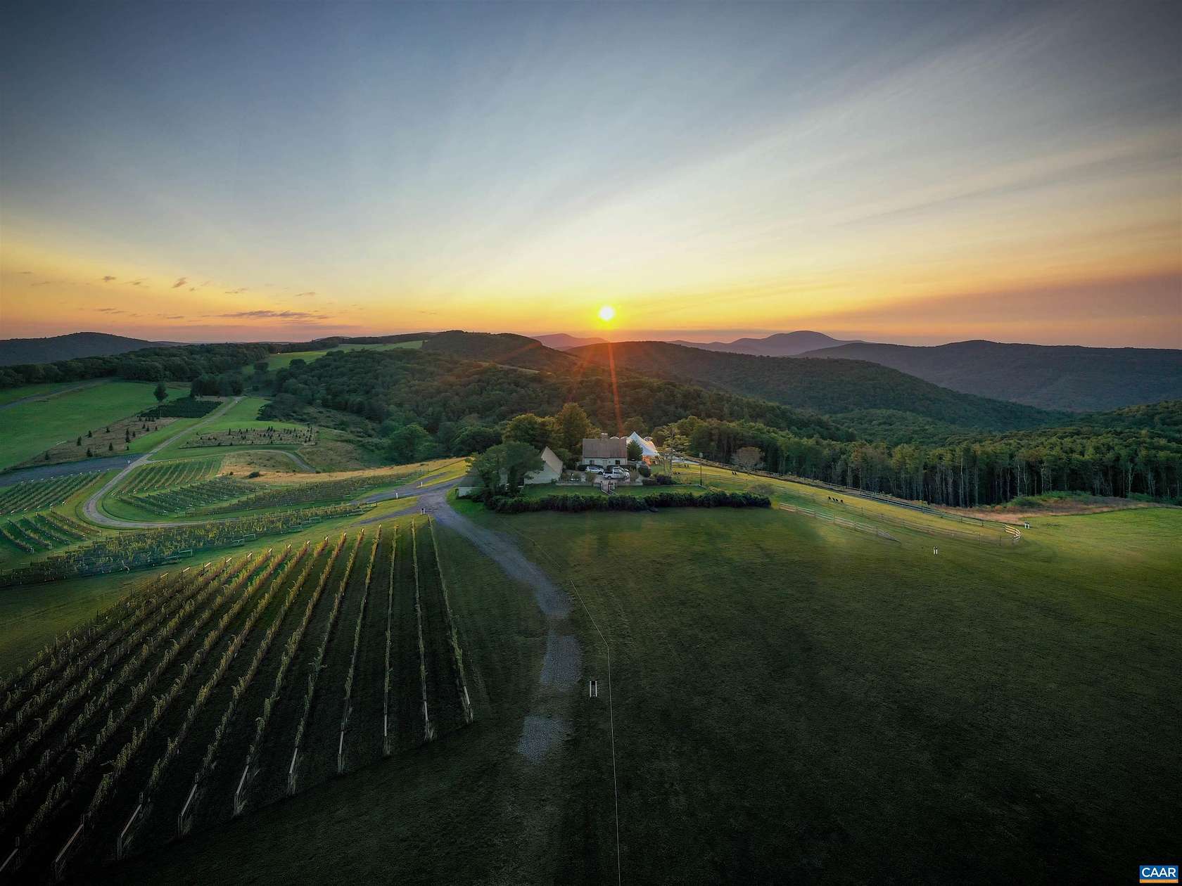 269 Acres of Land with Home for Sale in Vesuvius, Virginia