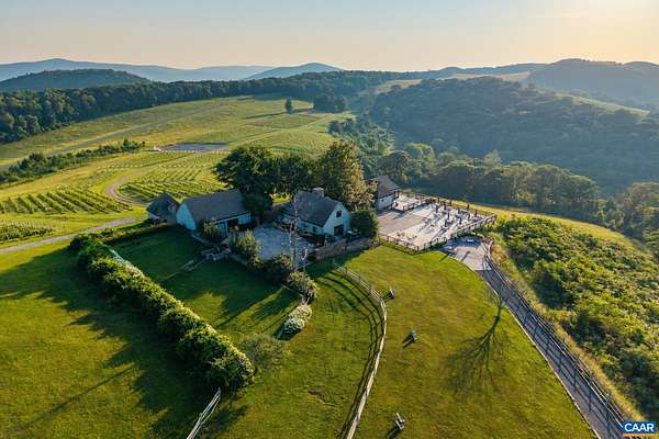 269 Acres of Land with Home for Sale in Vesuvius, Virginia