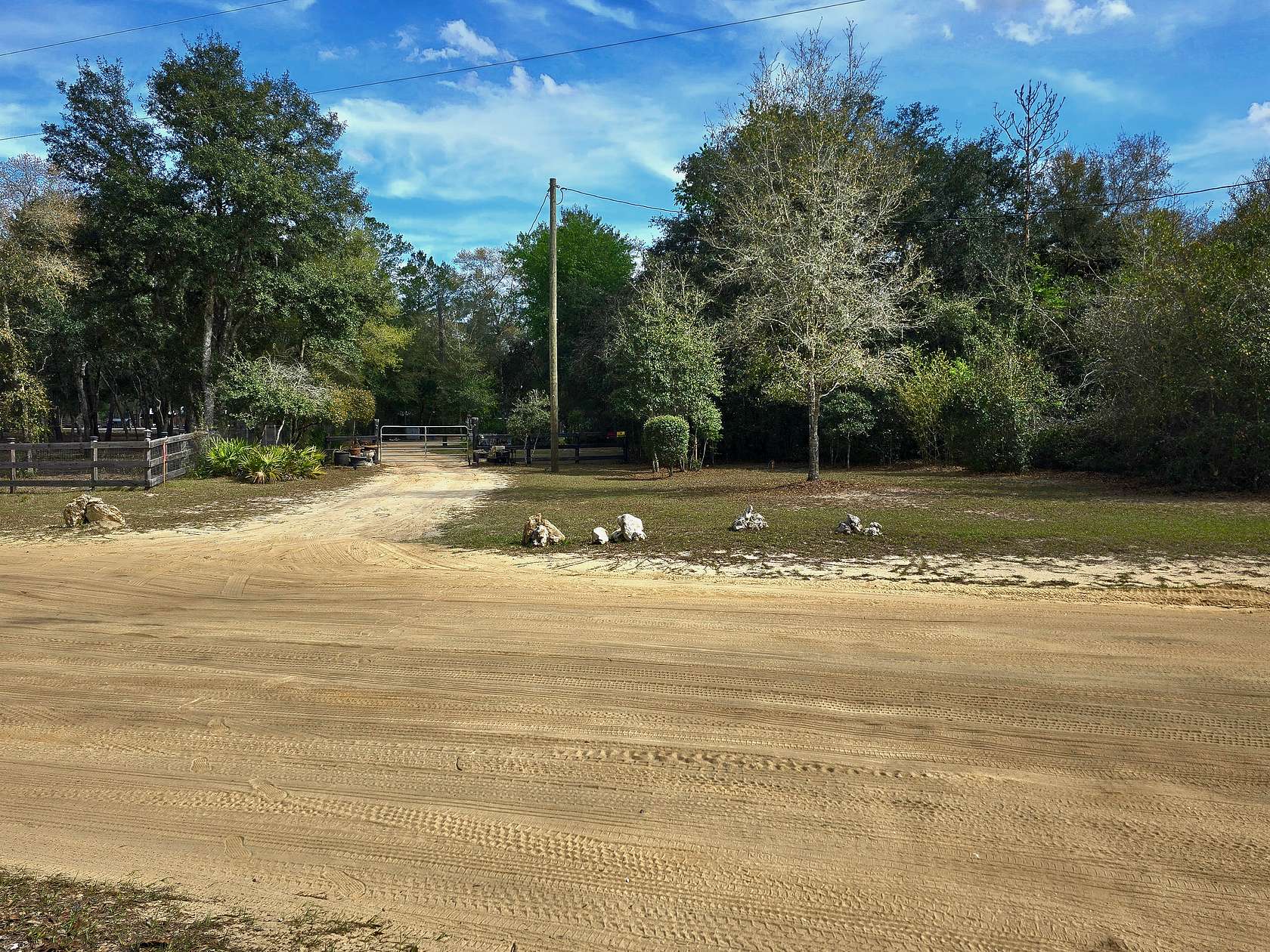 3.2 Acres of Residential Land for Sale in Melrose, Florida