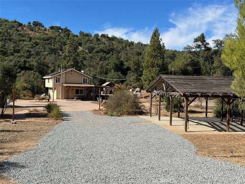 10.8 Acres of Land with Home for Sale in Santa Ysabel, California