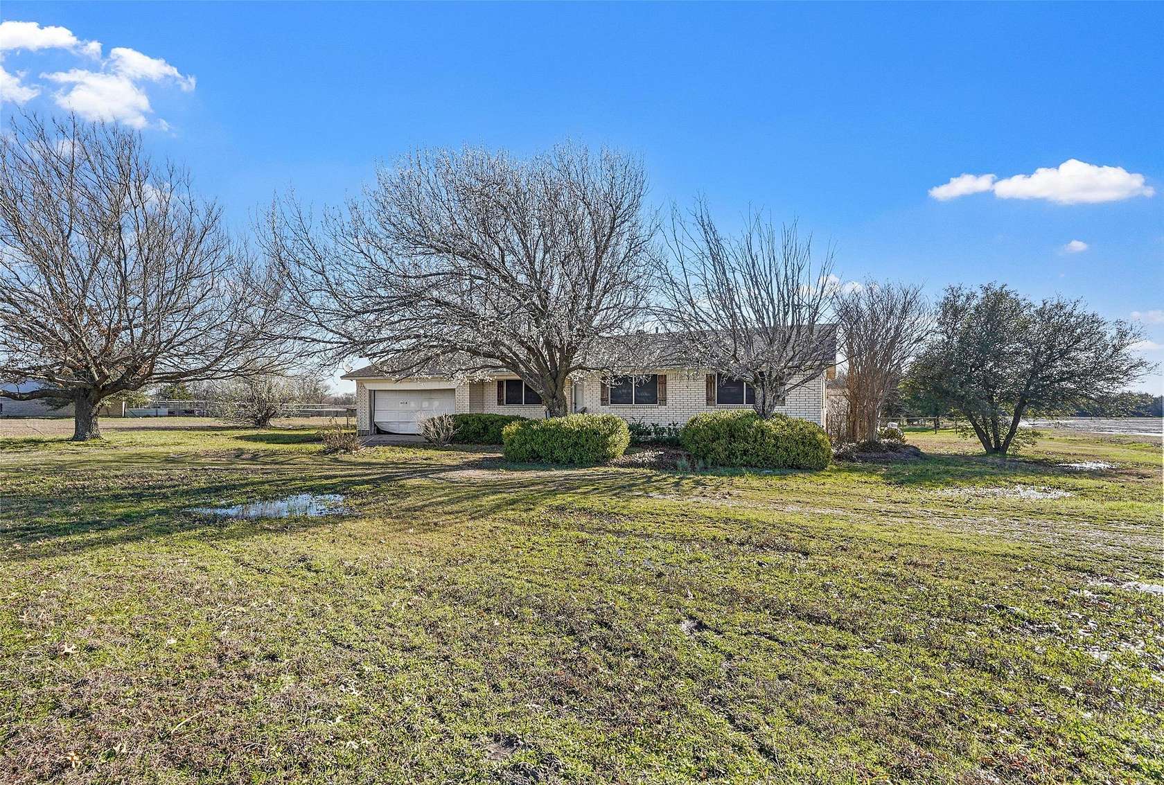5 Acres of Improved Mixed-Use Land for Sale in Farmersville, Texas