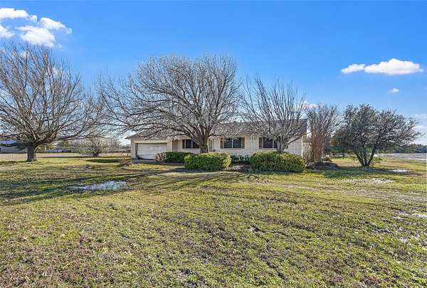 5 Acres of Improved Mixed-Use Land for Sale in Farmersville, Texas