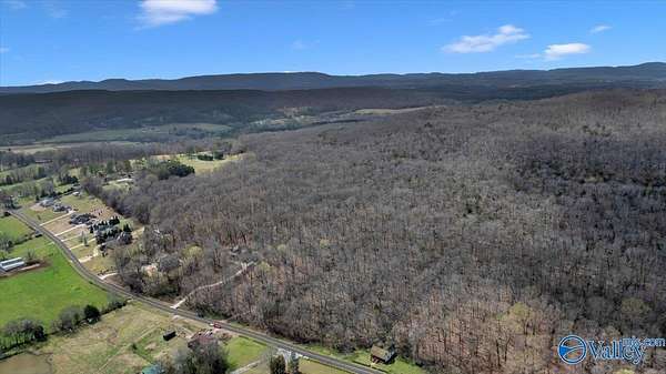 5 Acres of Residential Land for Sale in New Market, Alabama