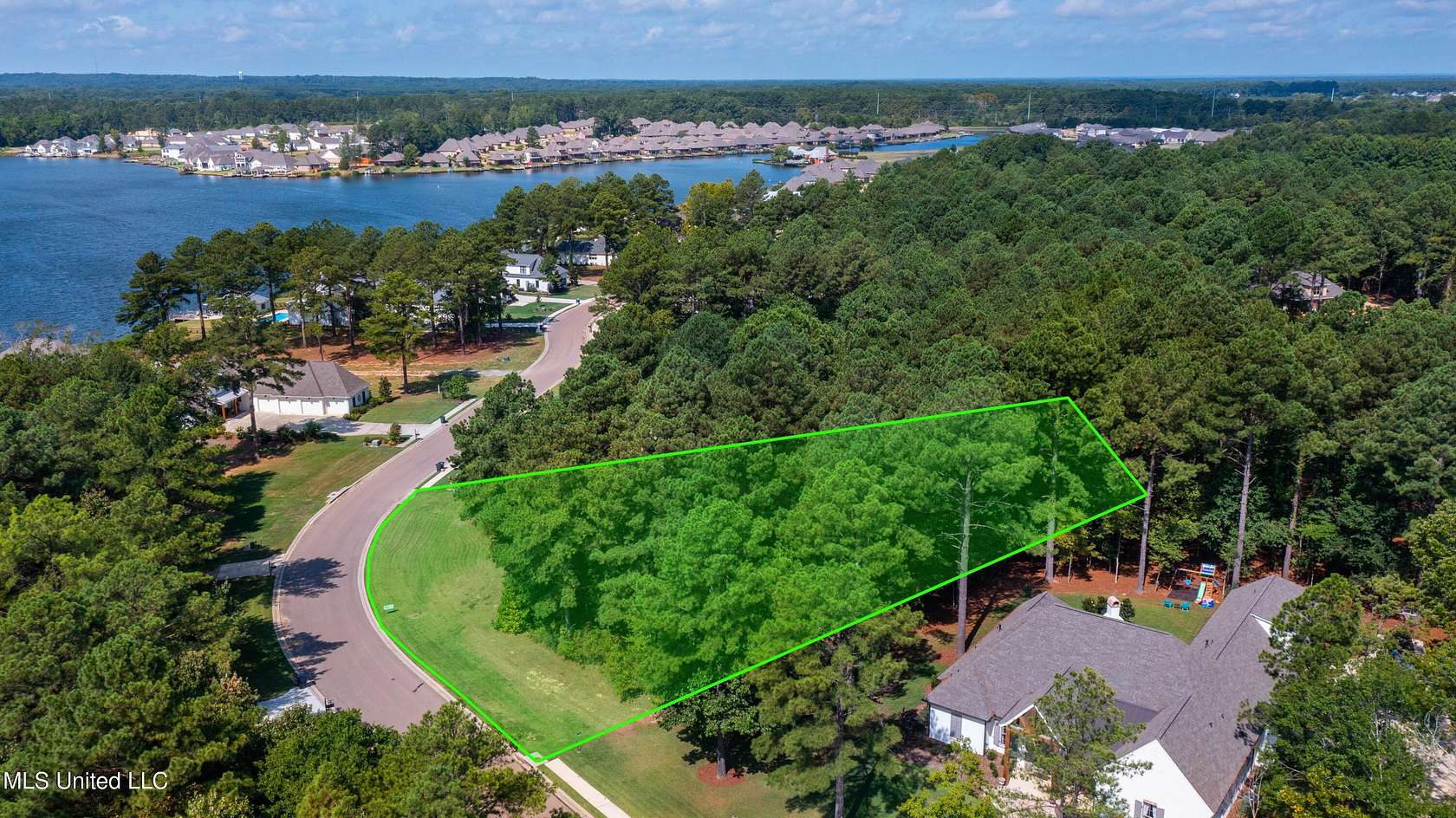 0.9 Acres of Residential Land for Sale in Madison, Mississippi