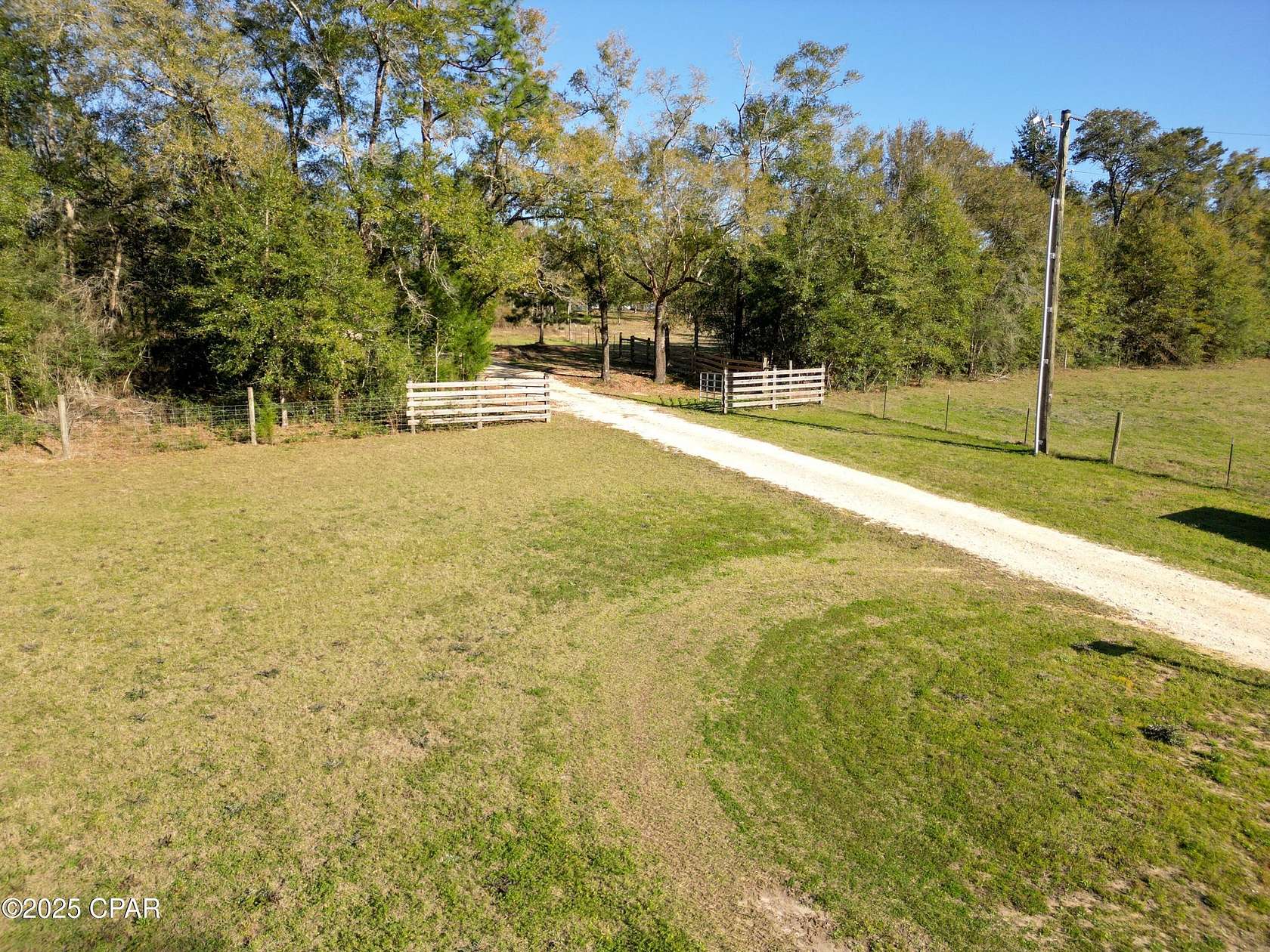 15 Acres of Land for Sale in Caryville, Florida