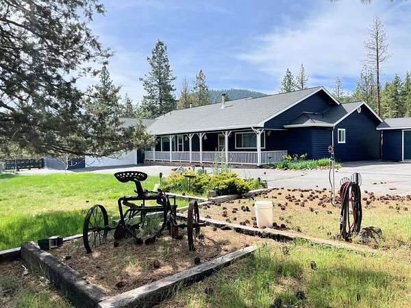 5 Acres of Residential Land with Home for Sale in Klamath Falls, Oregon