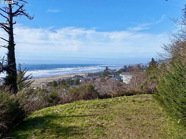 0.93 Acres of Mixed-Use Land for Sale in Gold Beach, Oregon
