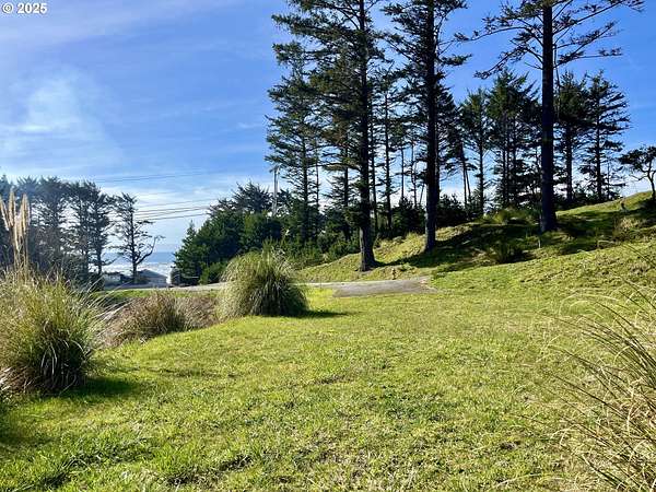 1.34 Acres of Mixed-Use Land for Sale in Gold Beach, Oregon