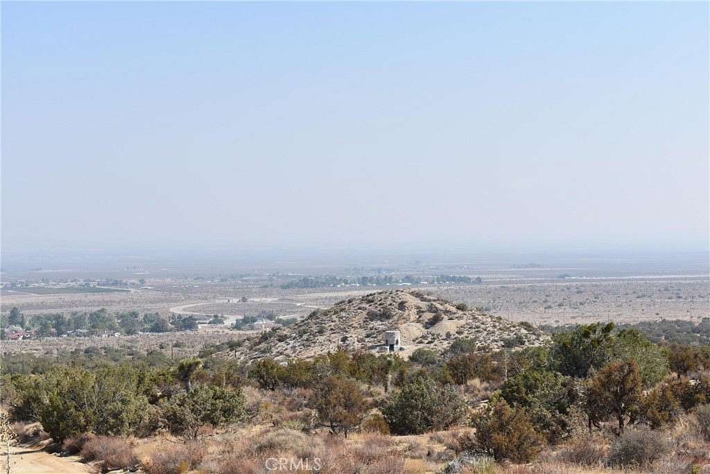 1.25 Acres of Residential Land for Sale in Llano, California