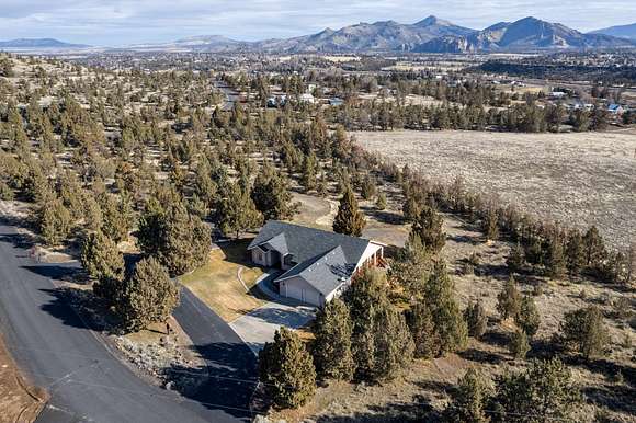 6.55 Acres of Residential Land with Home for Sale in Terrebonne, Oregon