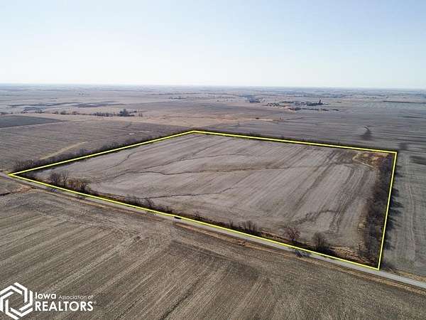 40 Acres of Agricultural Land for Sale in Centerville, Iowa