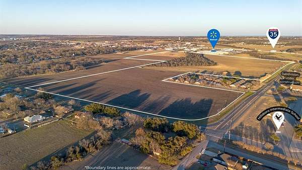 99 Acres of Mixed-Use Land for Sale in Hillsboro, Texas
