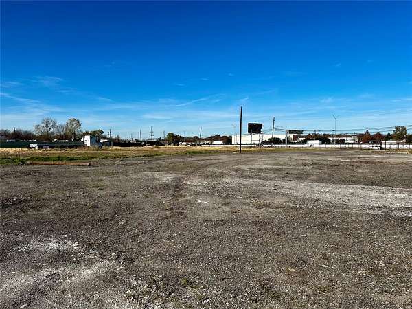 11 Acres of Commercial Land for Sale in Dallas, Texas