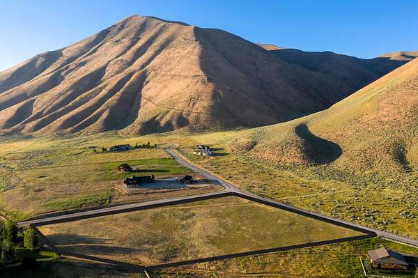 5 Acres of Land for Sale in Bellevue, Idaho