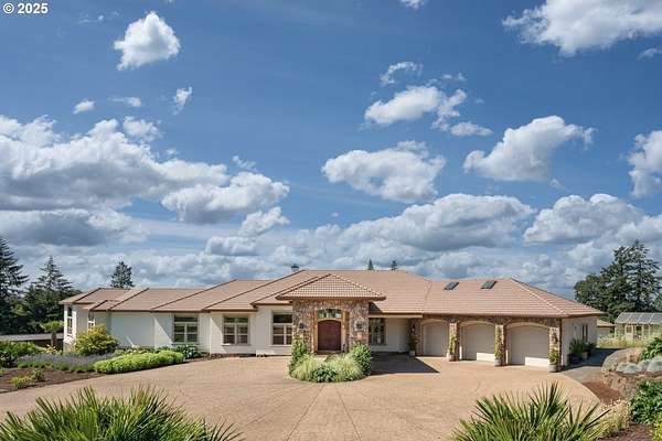 5.1 Acres of Land with Home for Sale in Newberg, Oregon