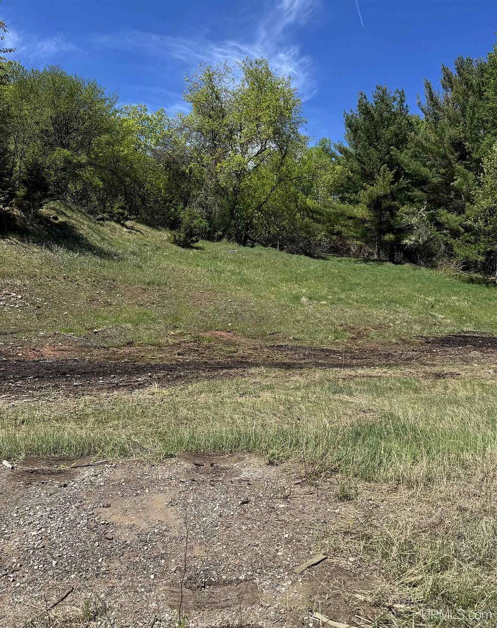 1.1 Acres of Commercial Land for Sale in Iron Mountain, Michigan