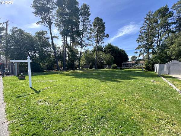 0.31 Acres of Residential Land for Sale in Lakeside, Oregon