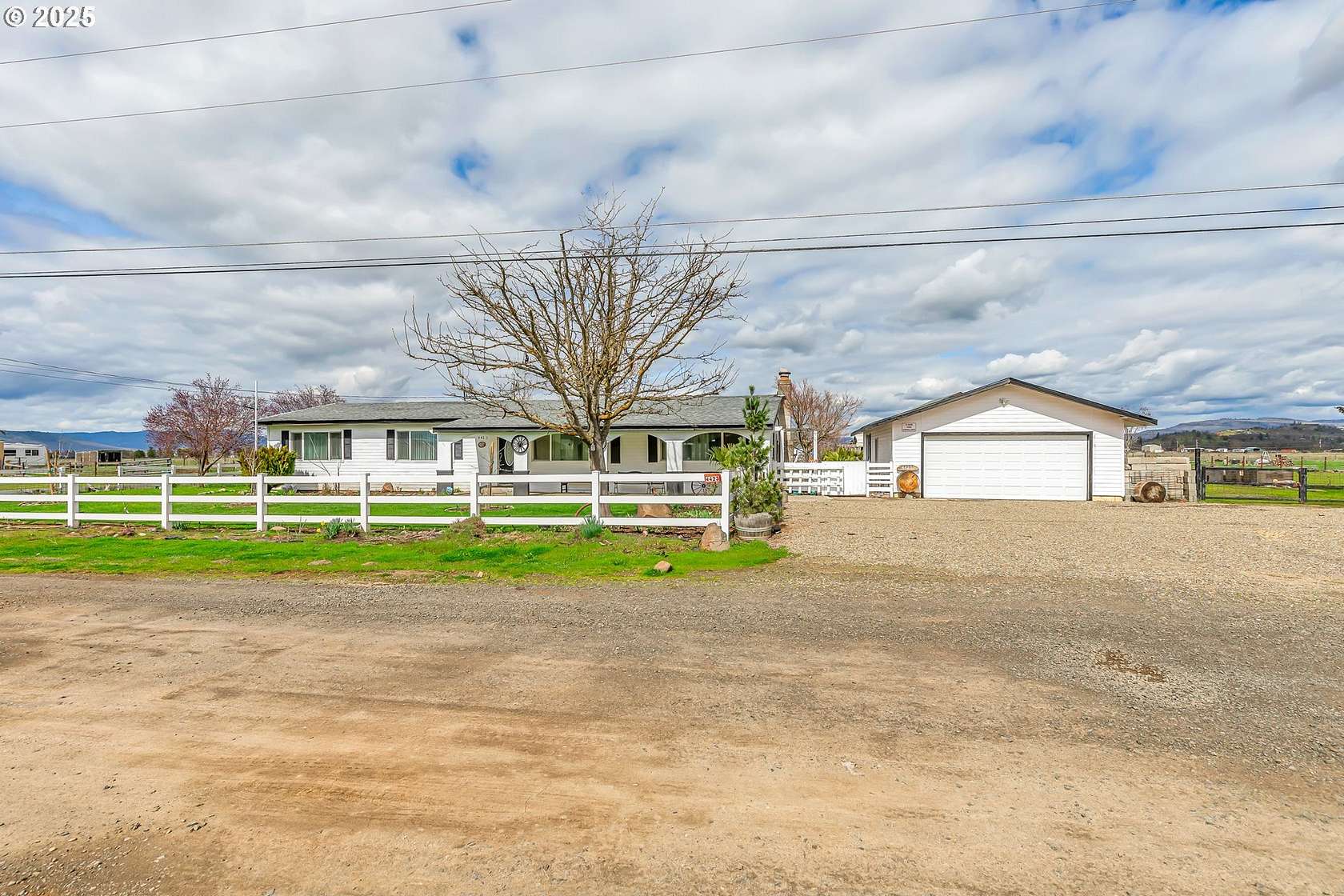 9.43 Acres of Residential Land with Home for Sale in White City, Oregon