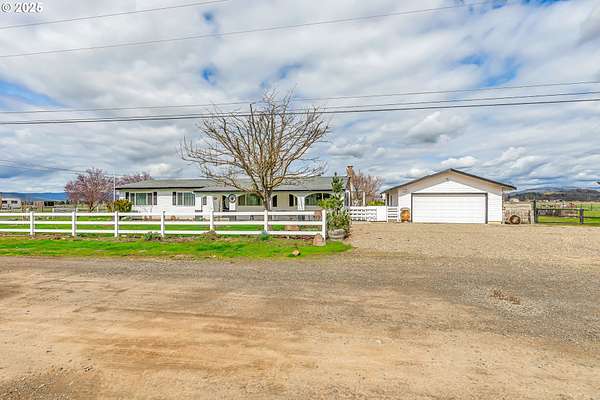9.43 Acres of Residential Land with Home for Sale in White City, Oregon