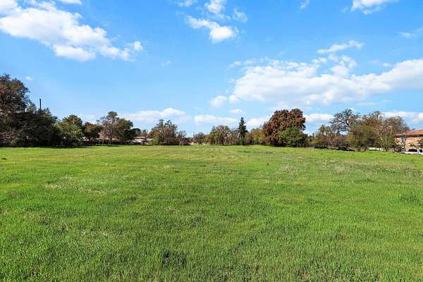 3.53 Acres of Residential Land for Sale in Red Bluff, California