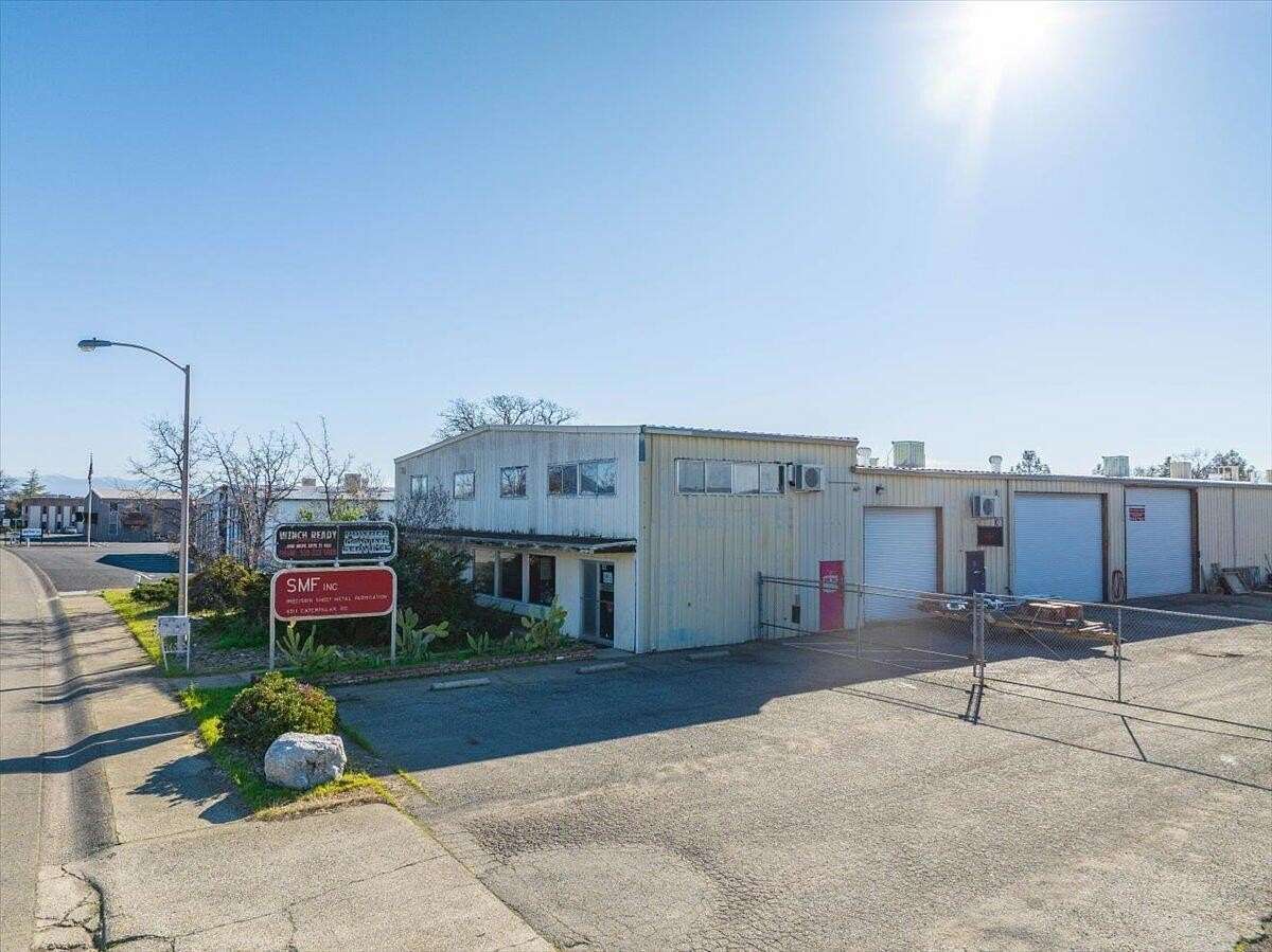 2 Acres of Improved Commercial Land for Sale in Redding, California