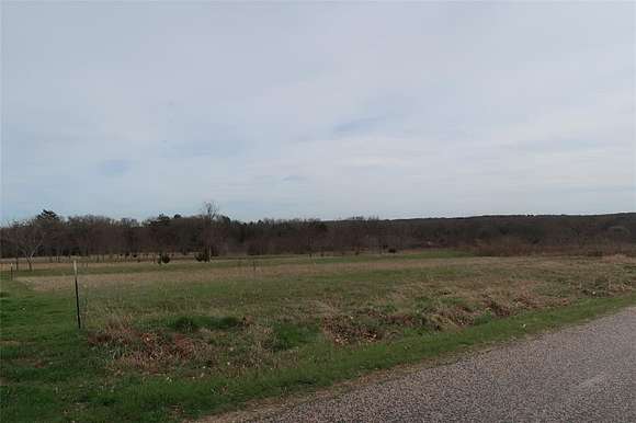 1 Acre of Residential Land for Sale in Whitesboro, Texas