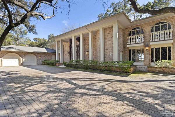 2.79 Acres of Residential Land with Home for Sale in Mary Esther, Florida