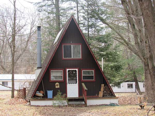 0.5 Acres of Residential Land with Home for Sale in Lake, Michigan