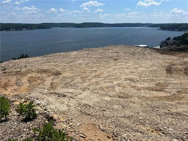 4.28 Acres of Residential Land for Sale in Sunrise Beach, Missouri