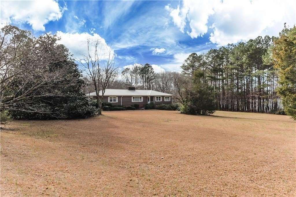 12.7 Acres of Land with Home for Sale in Fayetteville, Georgia