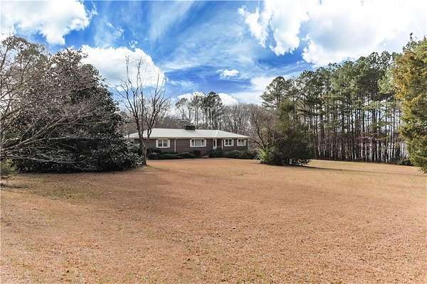 12.7 Acres of Land with Home for Sale in Fayetteville, Georgia