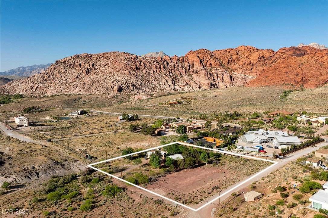 2.65 Acres of Residential Land with Home for Sale in Las Vegas, Nevada