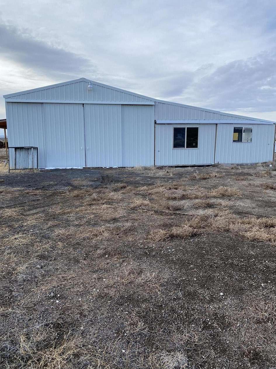 39 Acres of Land for Sale in Silver Lake, Oregon