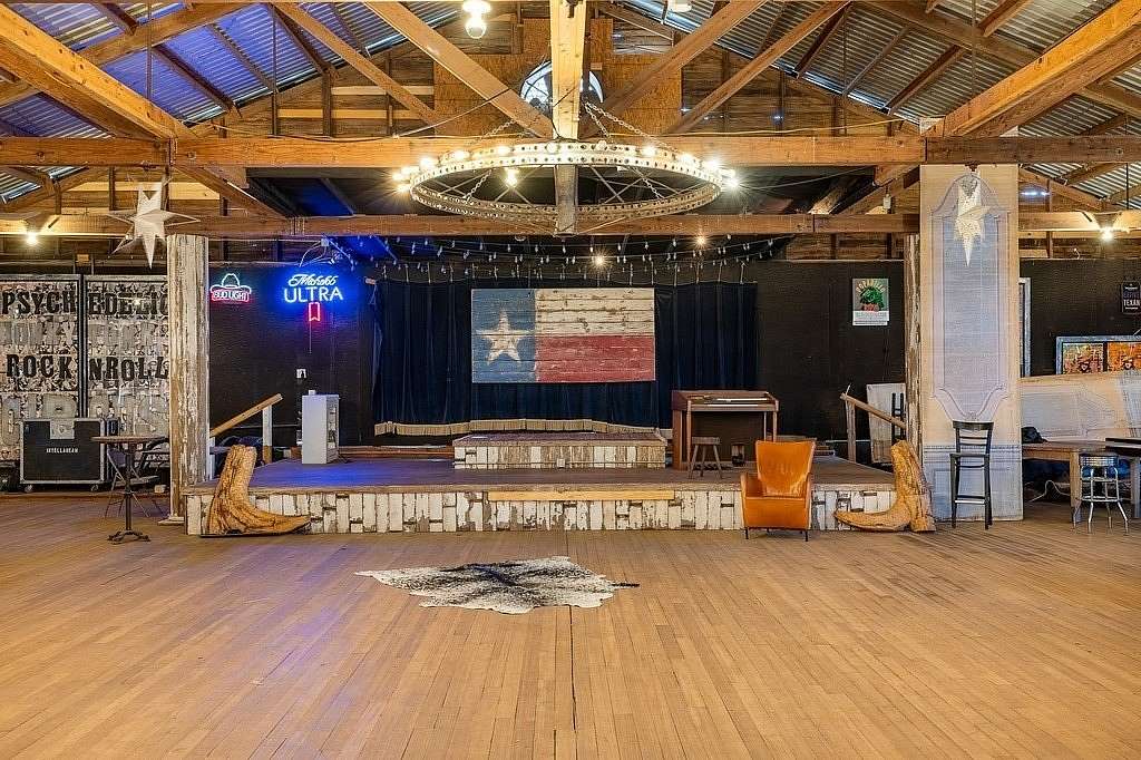 4.47 Acres of Improved Commercial Land for Sale in Round Top, Texas