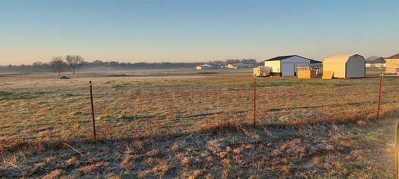 1.33 Acres of Residential Land for Sale in Campbell, Texas