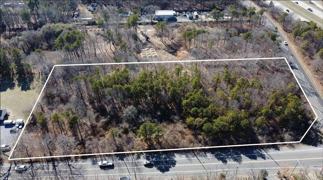 3.14 Acres of Land for Sale in Medford, New York